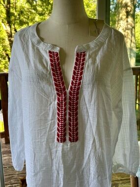 Universal Thread White Cotton Gauze Tunic with Red Embroidered Placket Sz Small